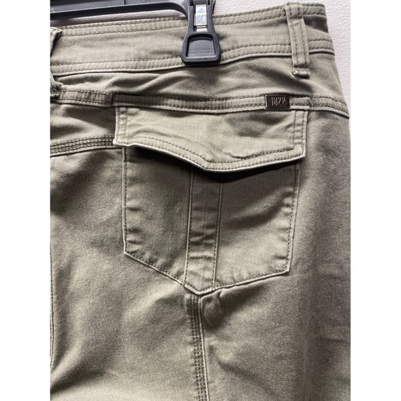 1822 Denim Women Olive Green Wide Leg Cargo Pants Size 14/32 - Picture 8 of 13